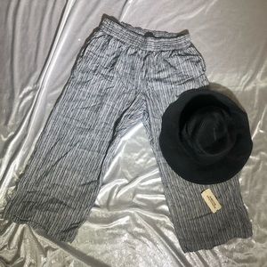 Crop Pants and Hat.Pantalon corto y sombrero 2x$11